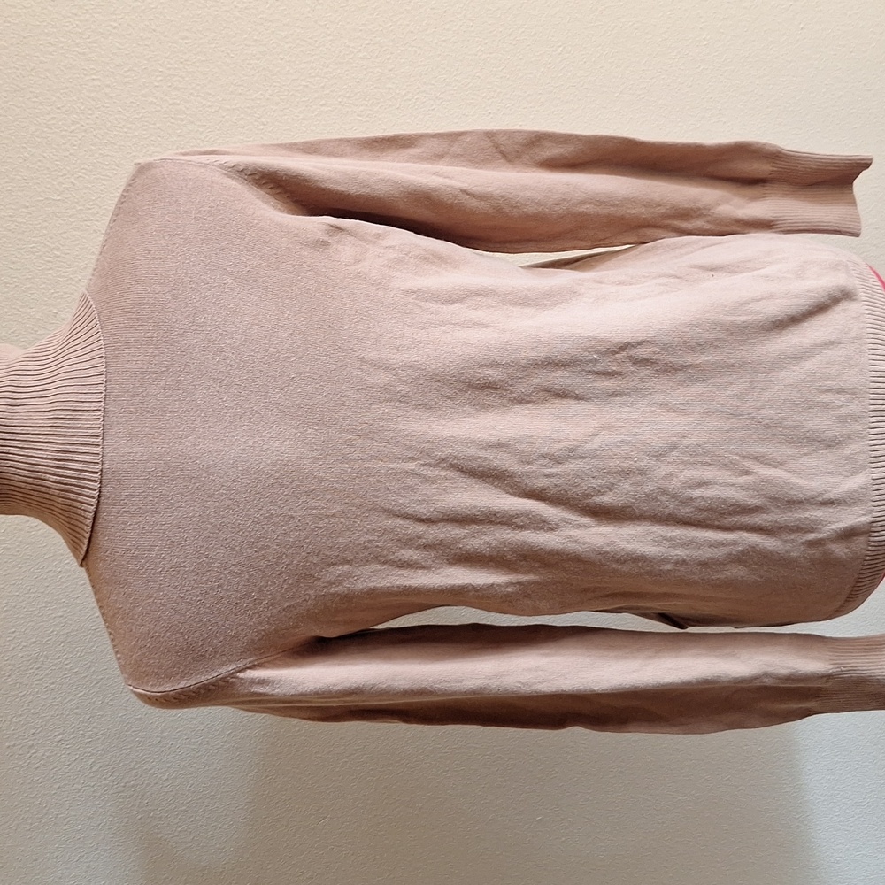 Gap Women's Tan Turtleneck Sweater - Picture 2 of 3
